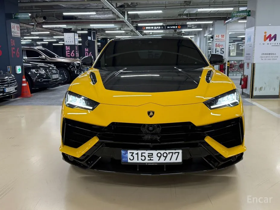 Фото 1 - Lamborghini Urus