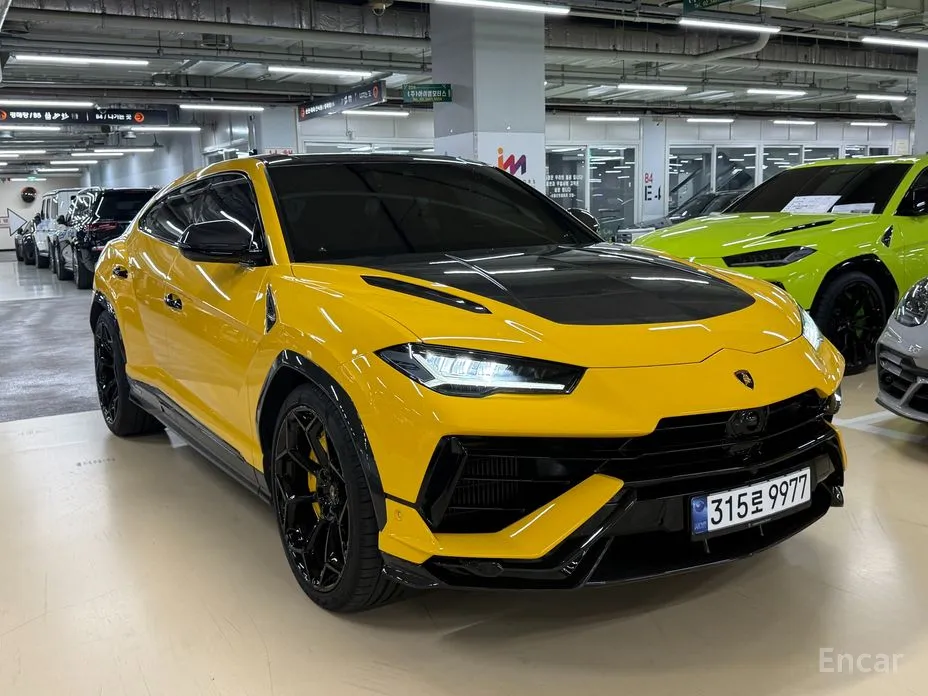 Фото 2 - Lamborghini Urus