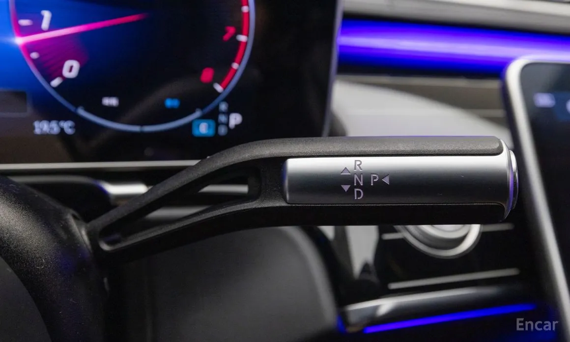 Фото 19 - Mercedes-Benz S-Class