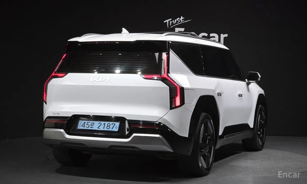 Фото 2 - Kia EV9