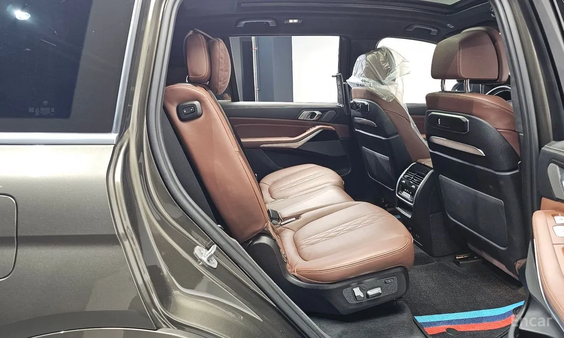 Фото 12 - BMW X7