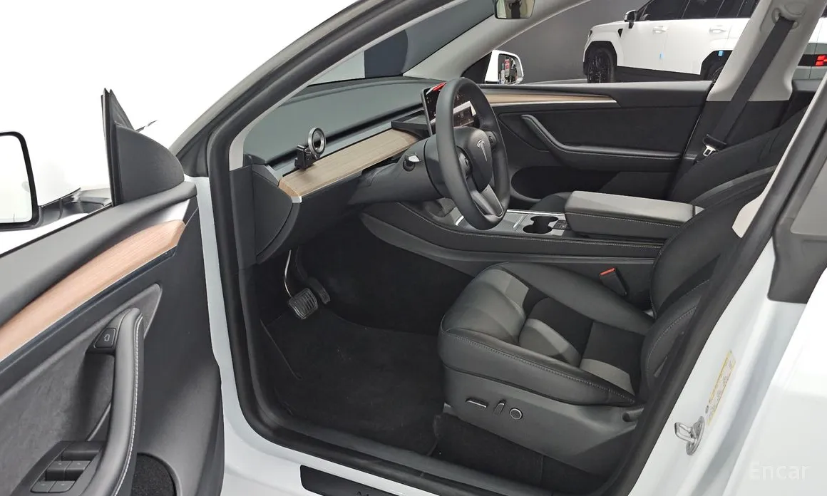 Фото 11 - Tesla Model Y