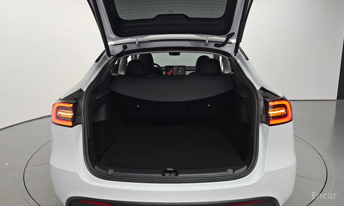 Фото 20 - Tesla Model Y