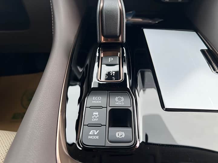 Photo 10 - Toyota Alphard