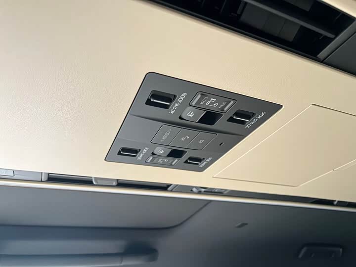 Photo 13 - Toyota Alphard