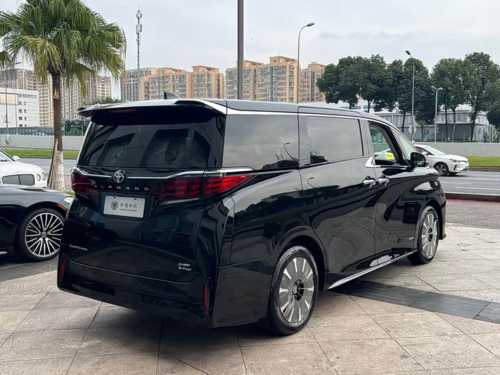 Photo 16 - Toyota Alphard