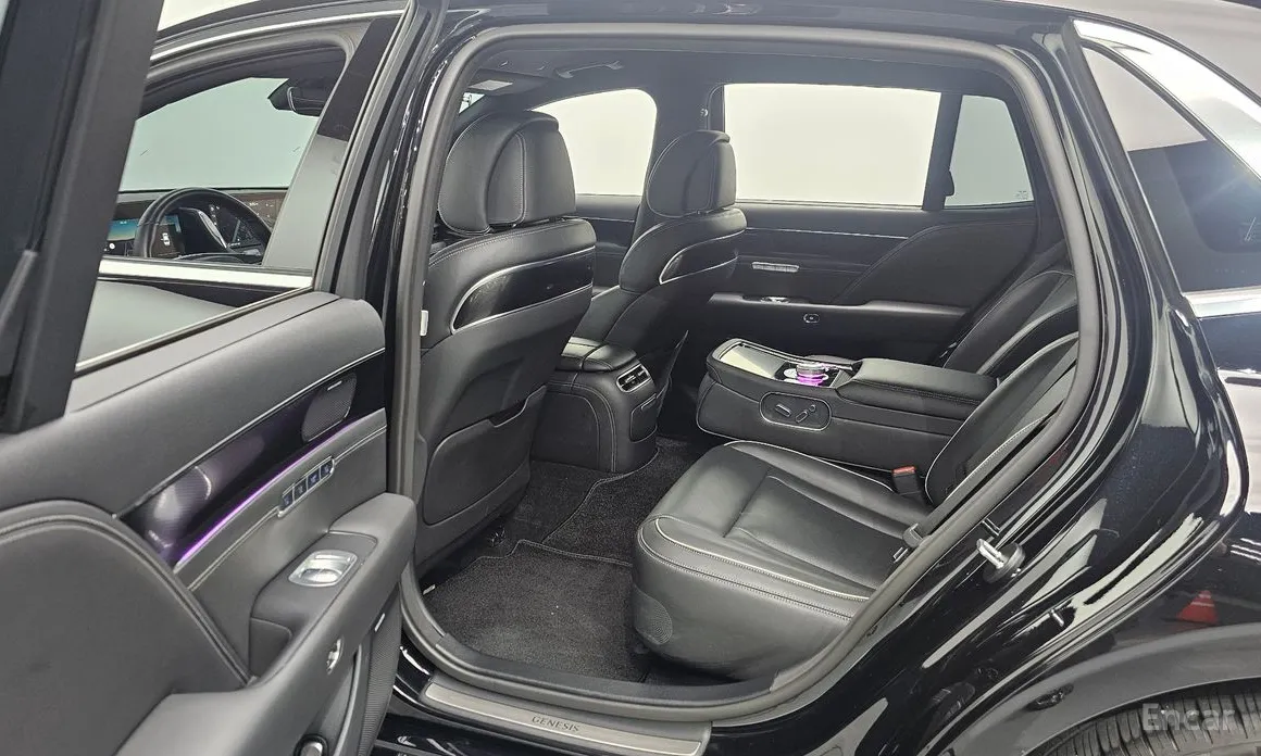 Фото 12 - Genesis G90