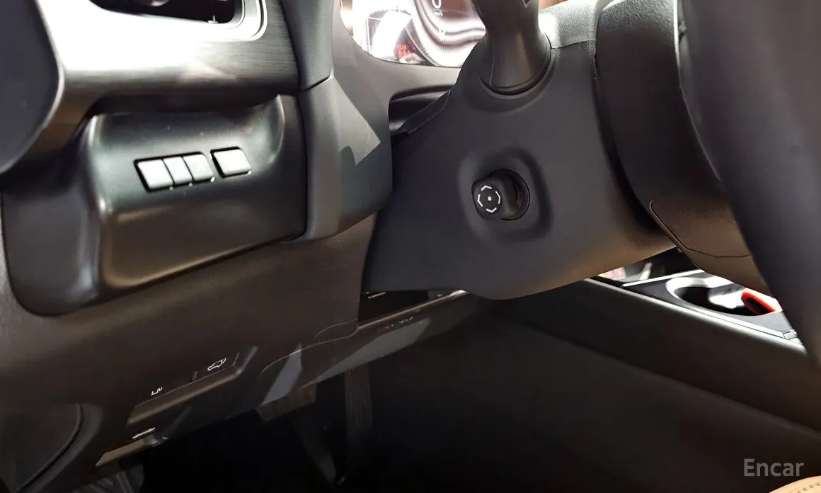 Фото 14 - Lexus UX