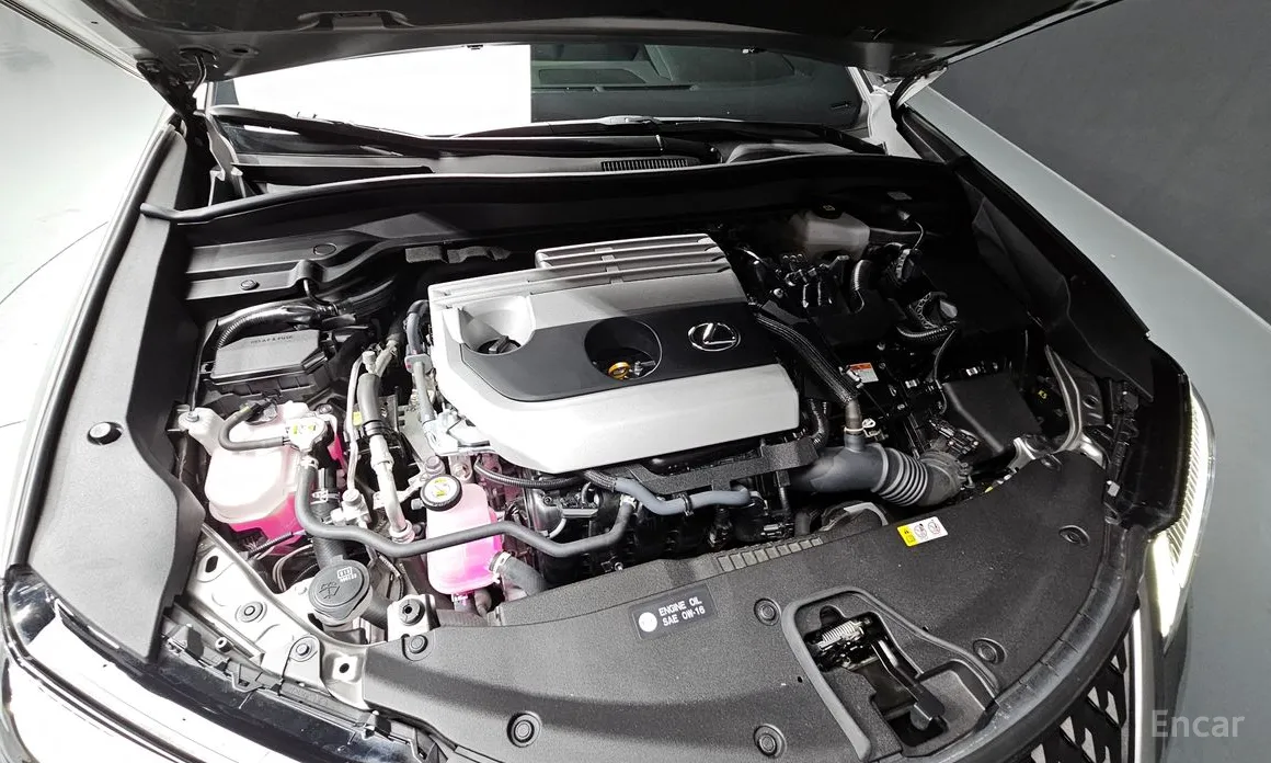 Фото 6 - Lexus UX