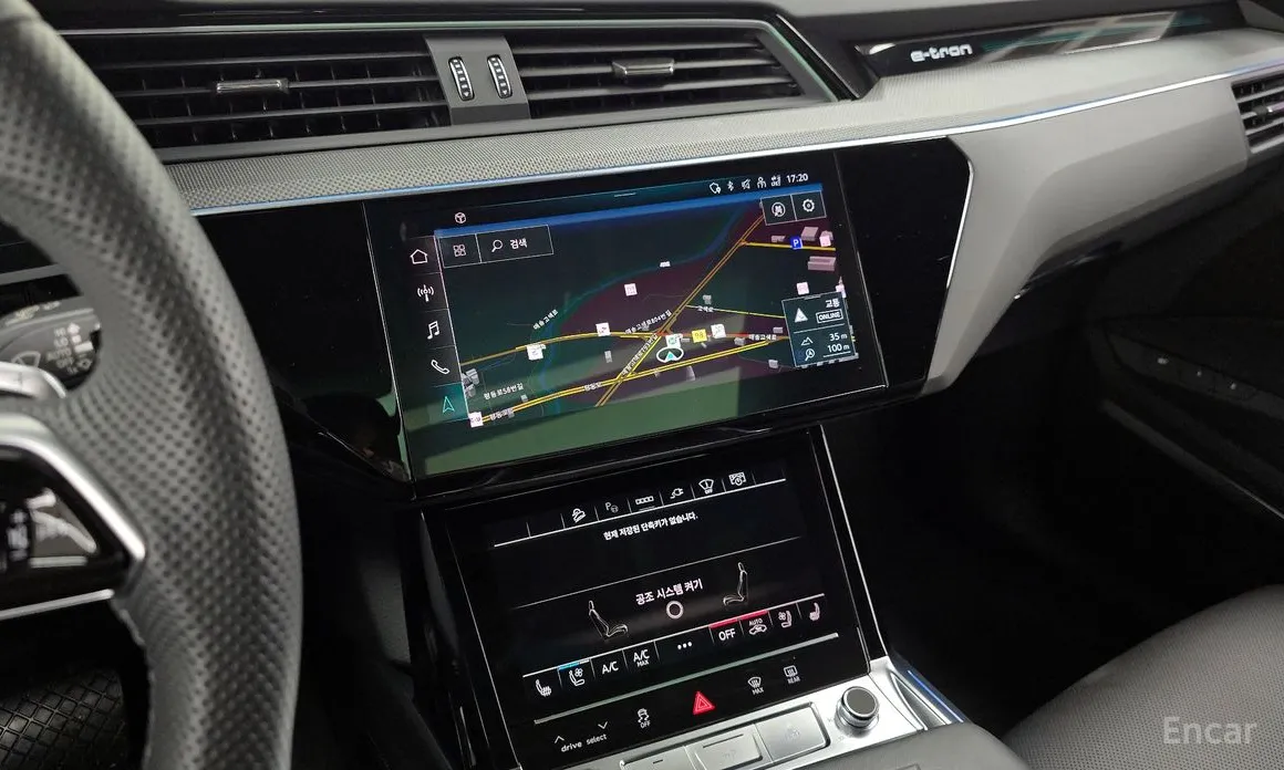 Фото 14 - Audi e-tron