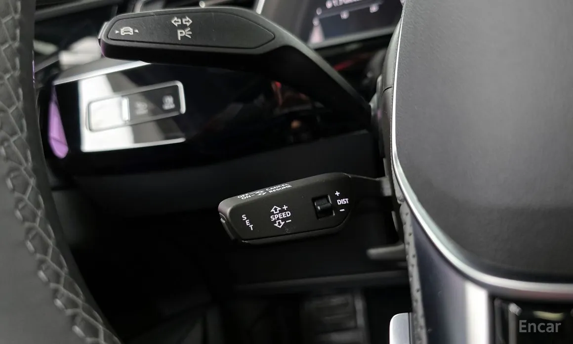 Фото 16 - Audi e-tron