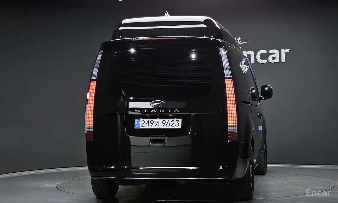 Фото 4 - Hyundai Staria