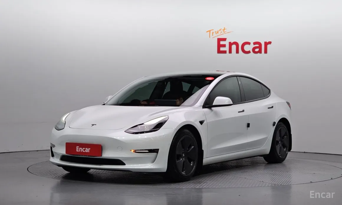 Фото 1 - Tesla Model 3