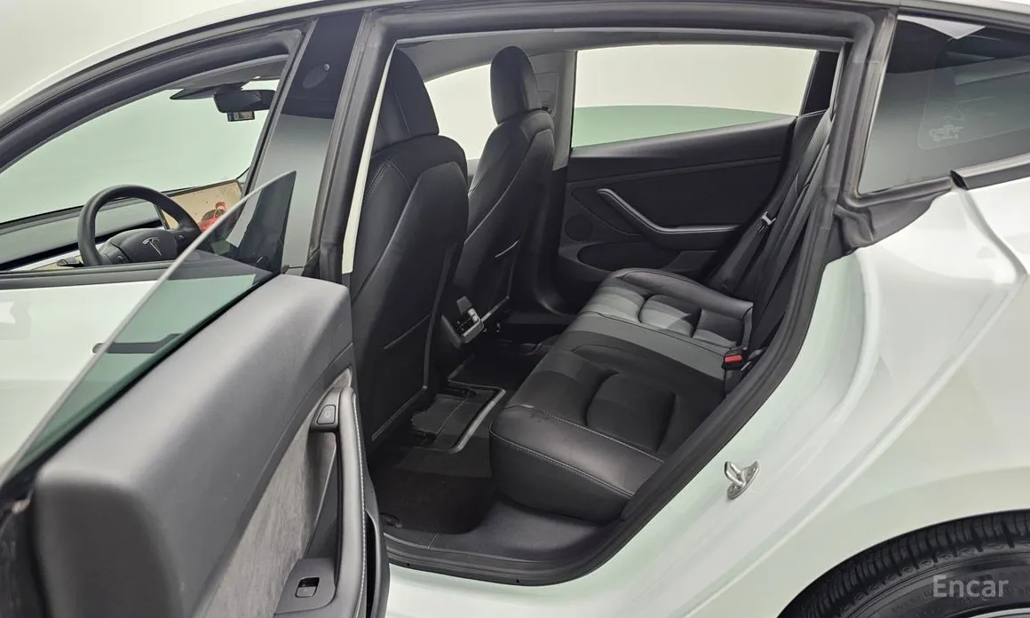 Фото 12 - Tesla Model 3