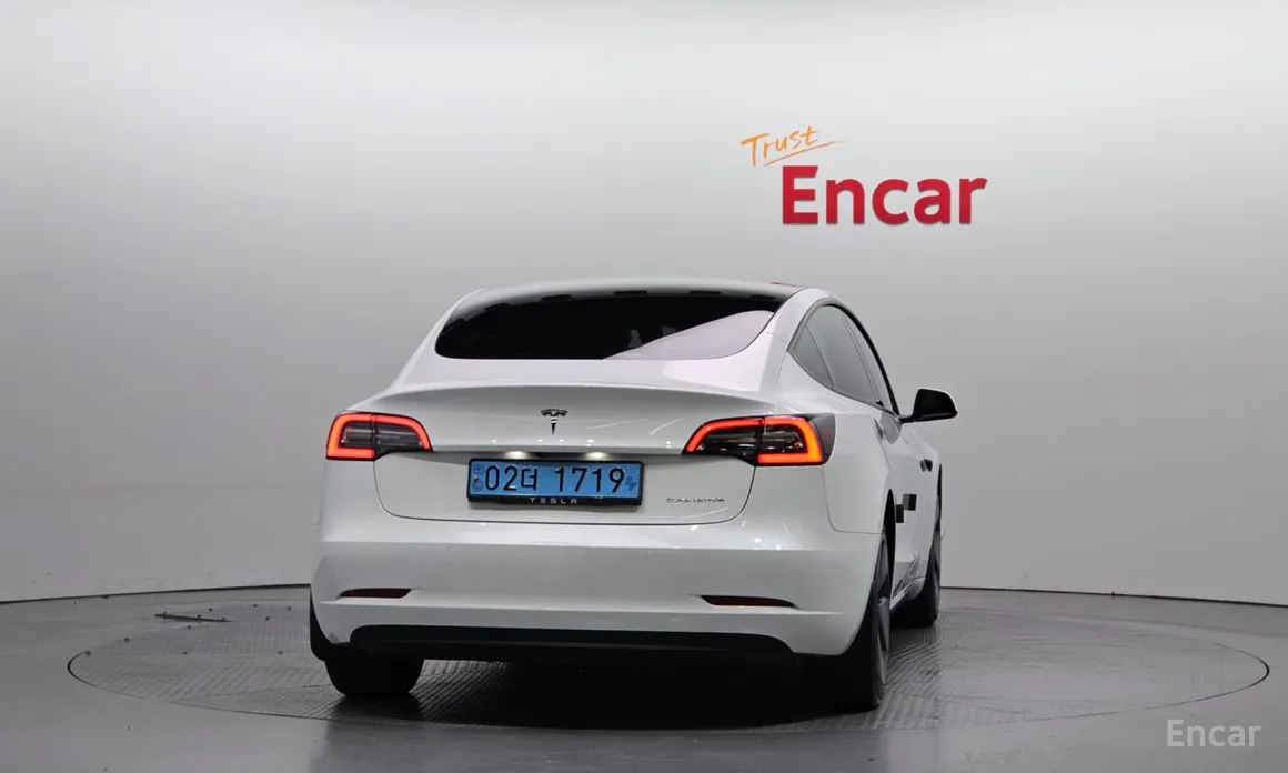 Фото 4 - Tesla Model 3