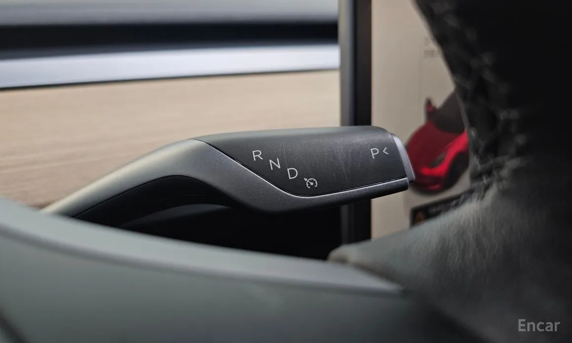 Фото 9 - Tesla Model 3