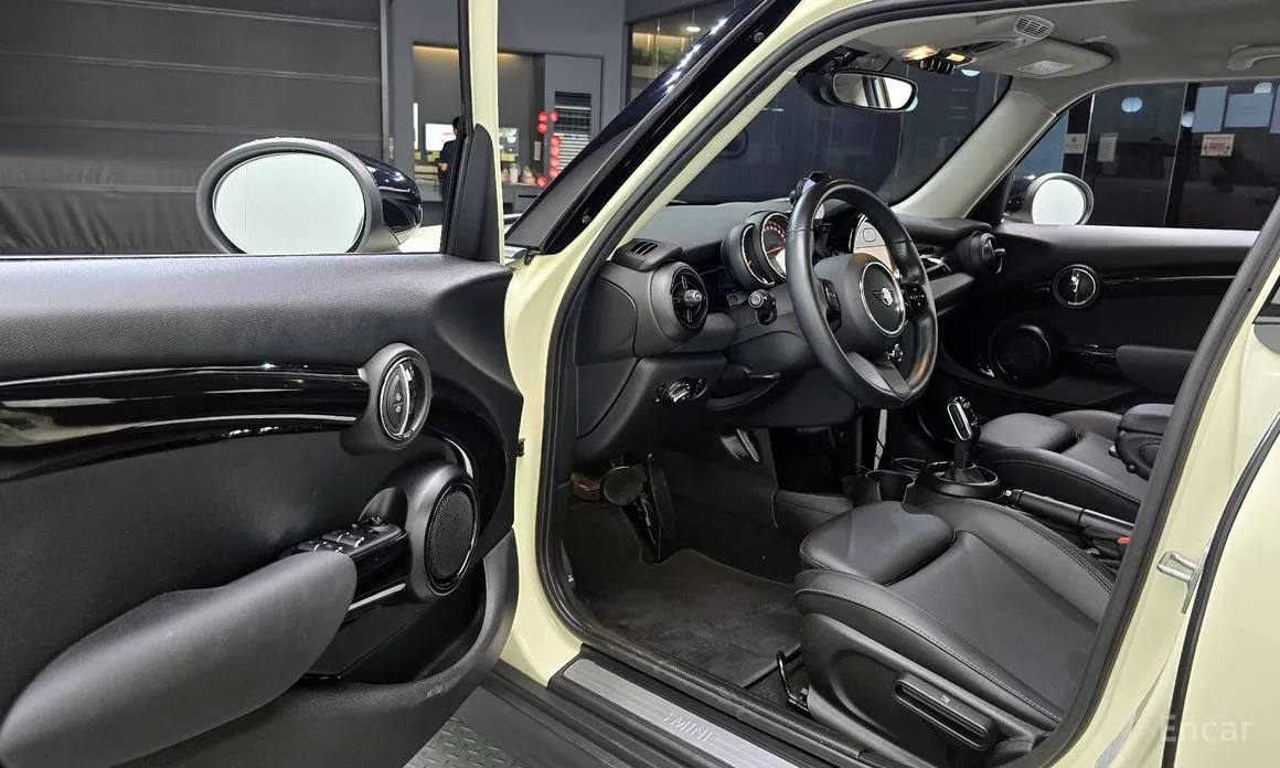 Фото 11 - Mini Cooper