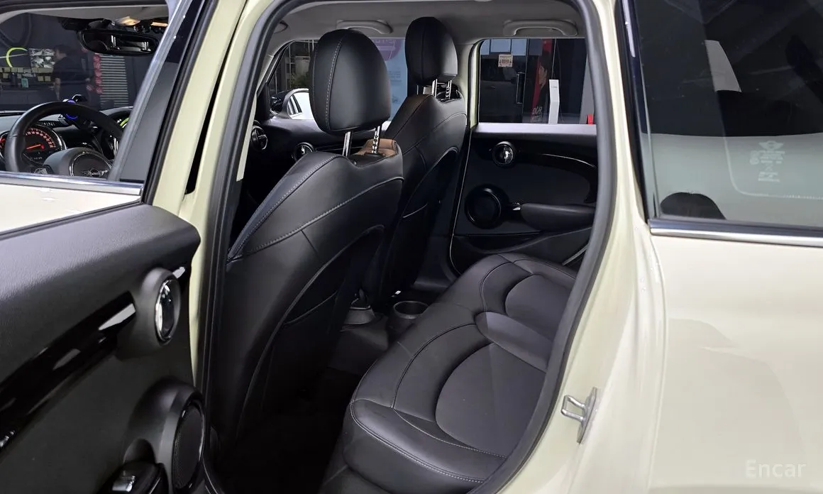 Фото 13 - Mini Cooper