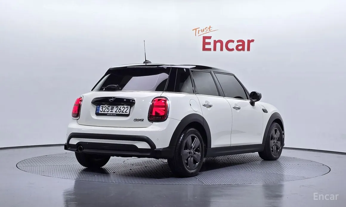 Фото 2 - Mini Cooper