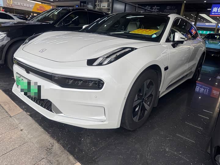 Фото 1 - Zeekr 001