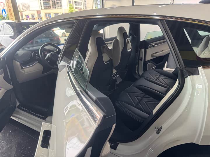 Фото 5 - Zeekr 001