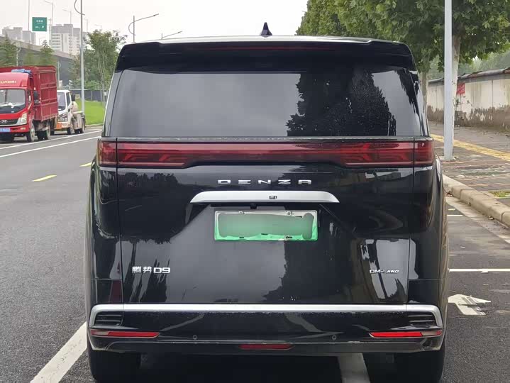 Фото 6 - Denza D9