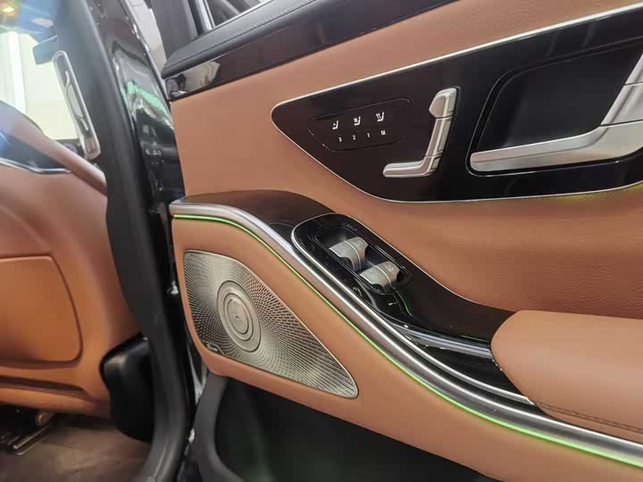 Фото 8 - Mercedes-Benz S-Class