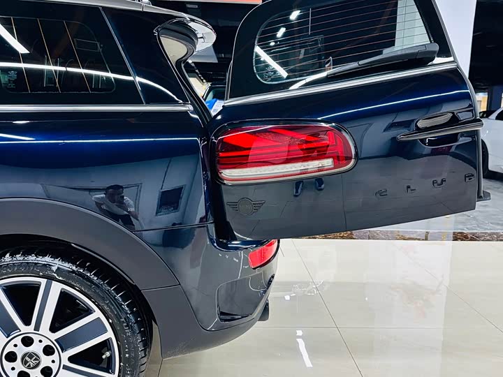 Фото 16 - Mini Clubman