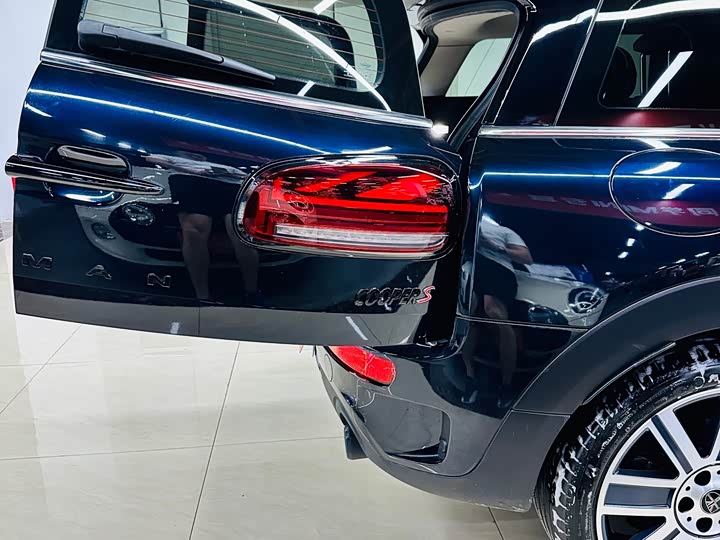 Фото 17 - Mini Clubman