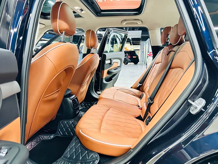 Фото 22 - Mini Clubman