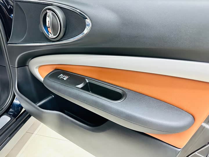 Фото 33 - Mini Clubman