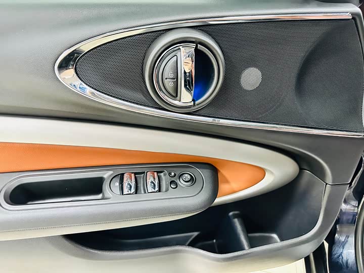 Фото 36 - Mini Clubman