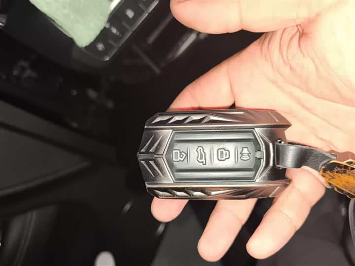 Фото 12 - Tank 300