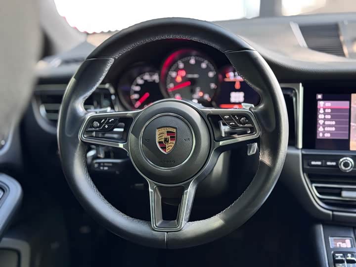 Фото 8 - Porsche Macan