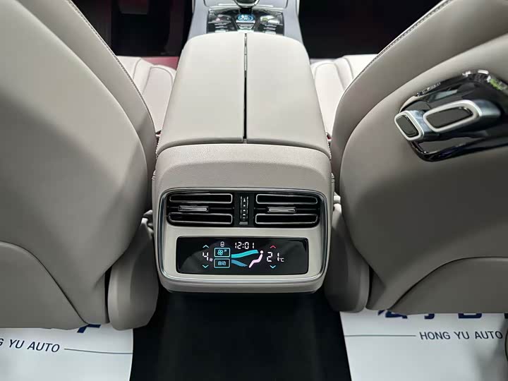 Фото 21 - BYD Han