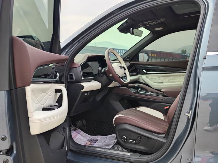 Фото 11 - Geely Monjaro