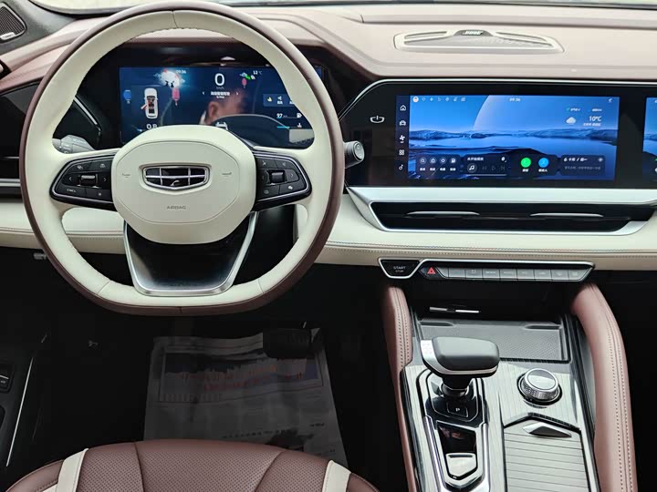 Фото 9 - Geely Monjaro