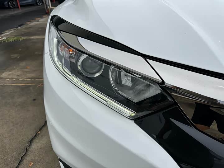 Фото 15 - Honda Vezel