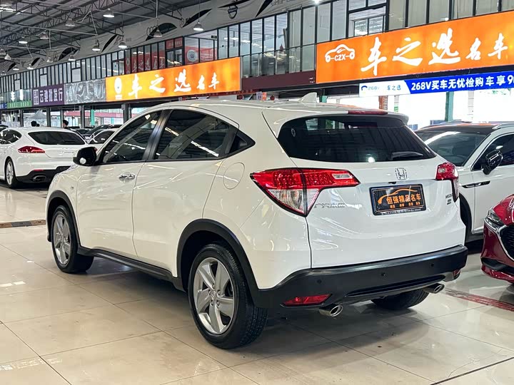 Фото 4 - Honda Vezel