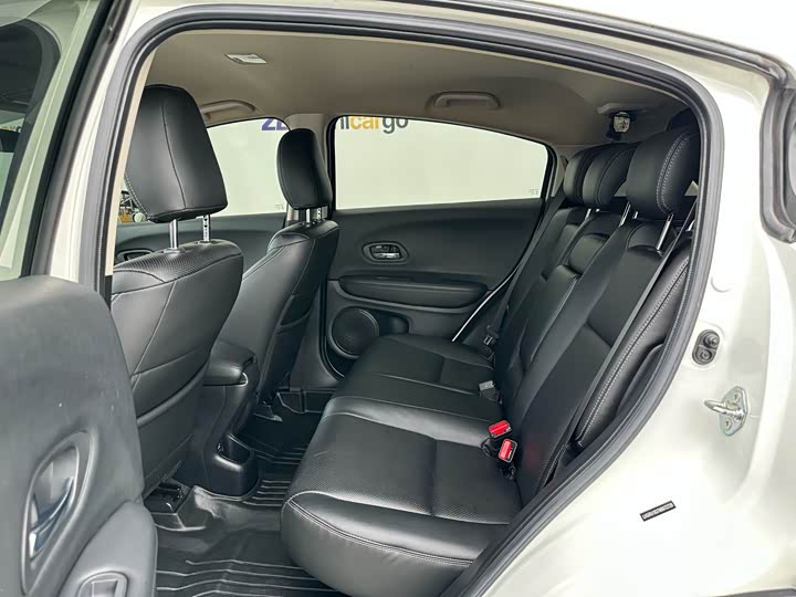 Фото 7 - Honda Vezel