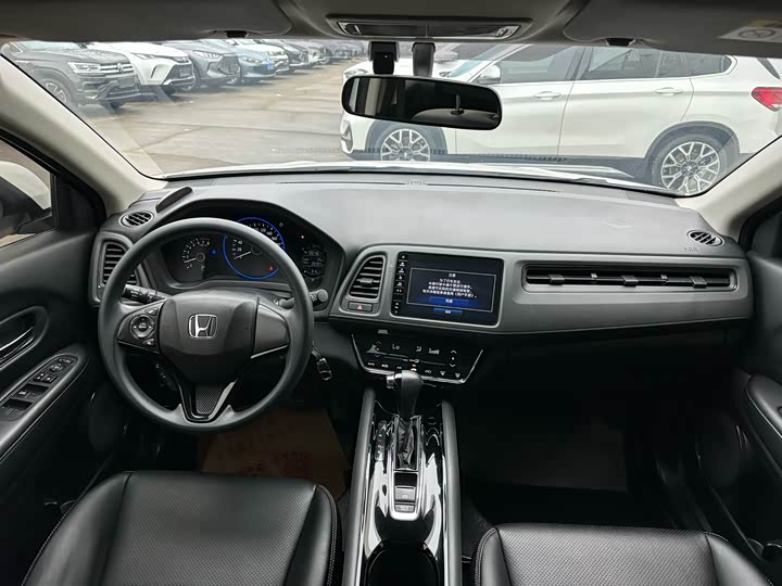 Фото 8 - Honda Vezel