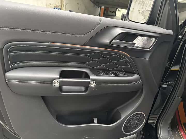 Фото 12 - Tank 300