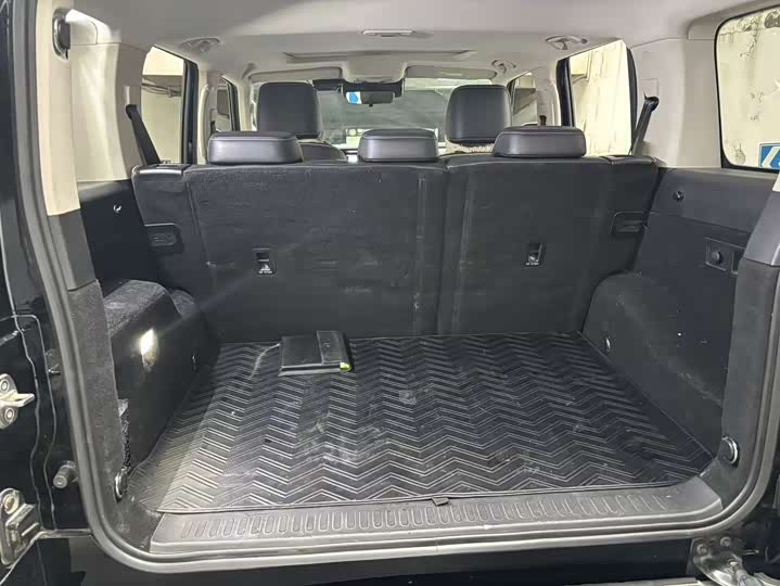 Фото 6 - Tank 300