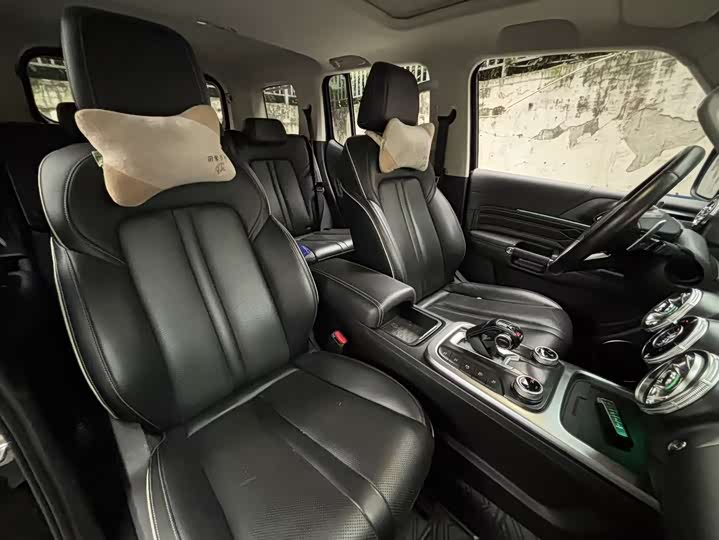 Фото 9 - Tank 300