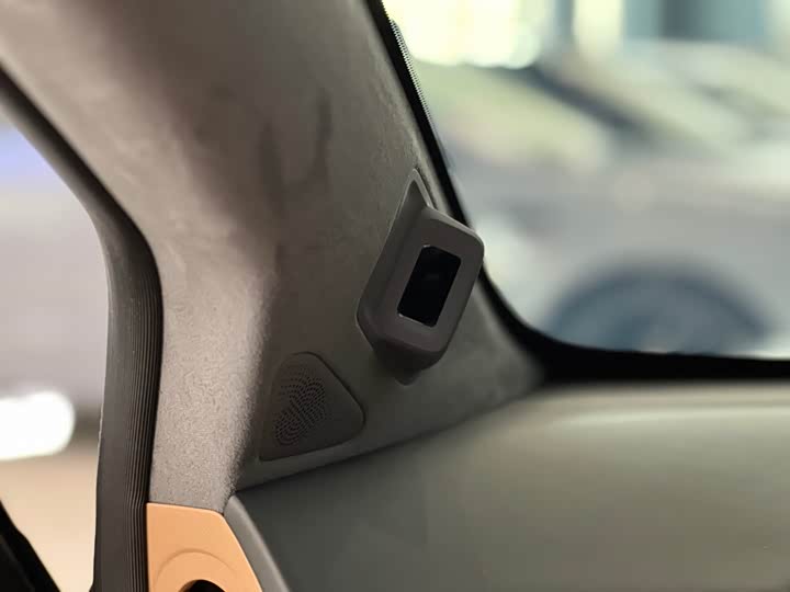 Фото 18 - Luxeed R7