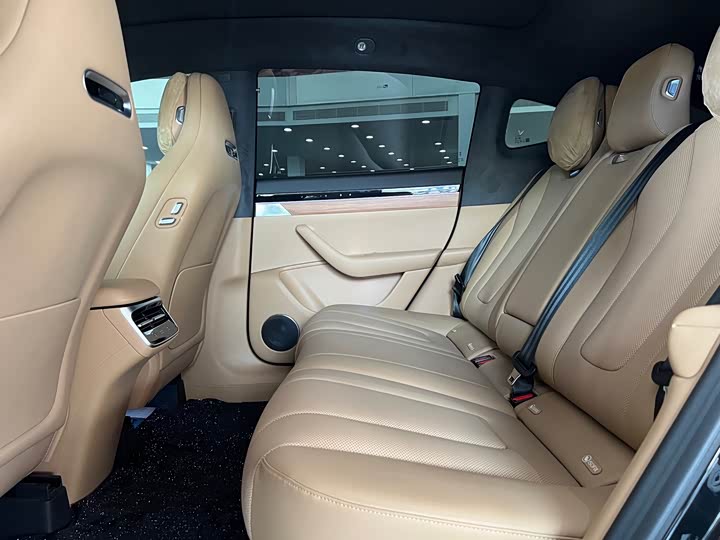 Фото 19 - Luxeed R7