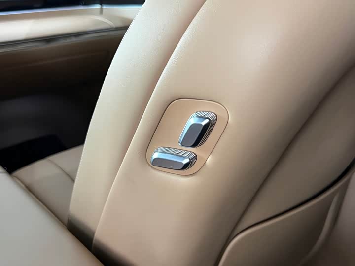 Фото 23 - Luxeed R7