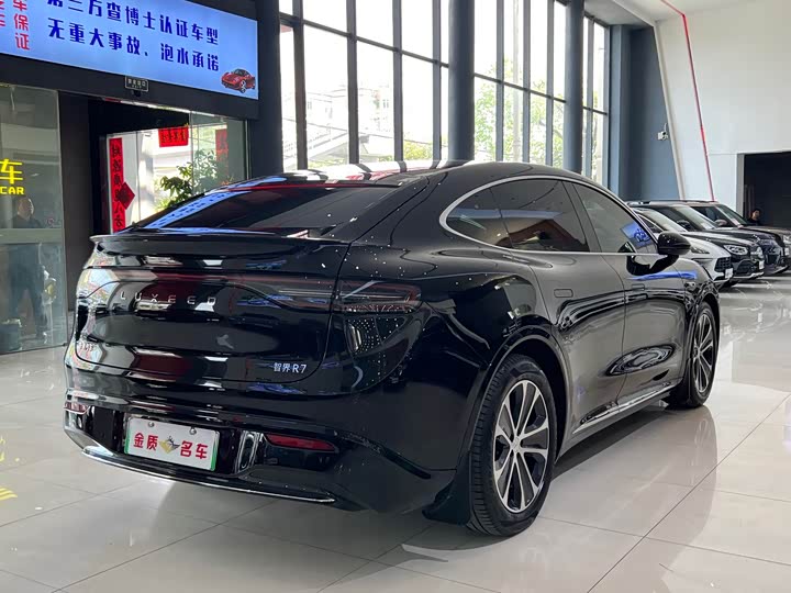 Фото 26 - Luxeed R7