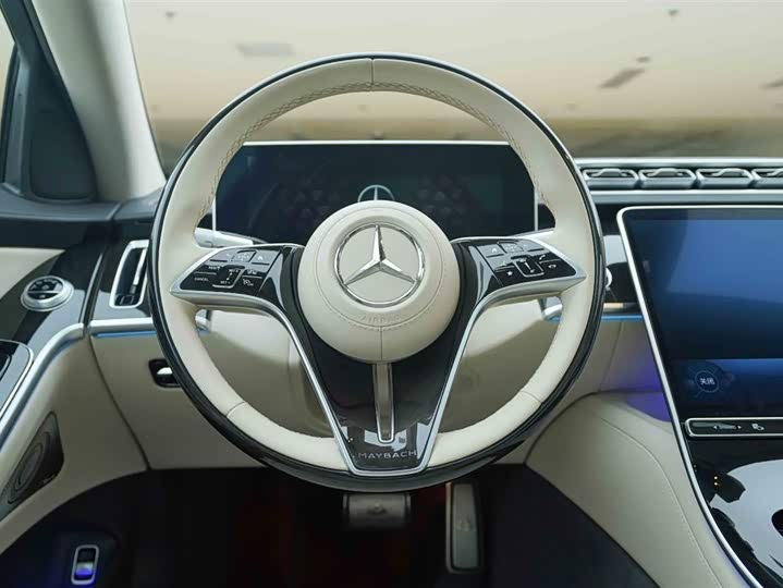 Фото 17 - Mercedes-Benz Maybach S-Class