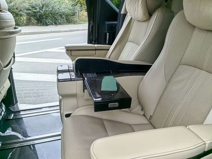 Фото 14 - Toyota Alphard